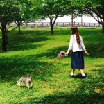 PETを連れた女性